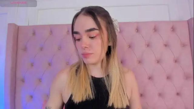 Image 2 of lucyvega4 Stream on Chaturbate on 6 days ago