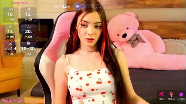 Image 2 of lucywilow Stream on Chaturbate on 6 months ago