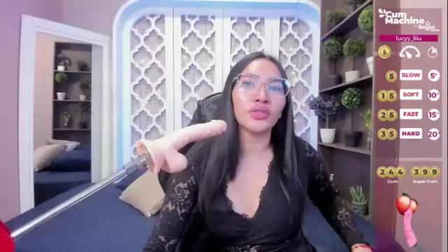 Image 12 of lucyy_liiu Stream on Chaturbate on 22 days ago