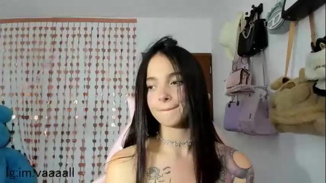 Image 10 of lucyy_tayy Stream on Chaturbate on 3 months ago