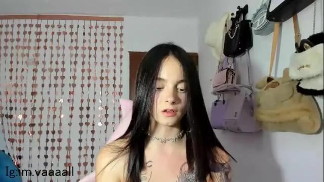 Image 2 of lucyy_tayy Stream on Chaturbate on 3 months ago