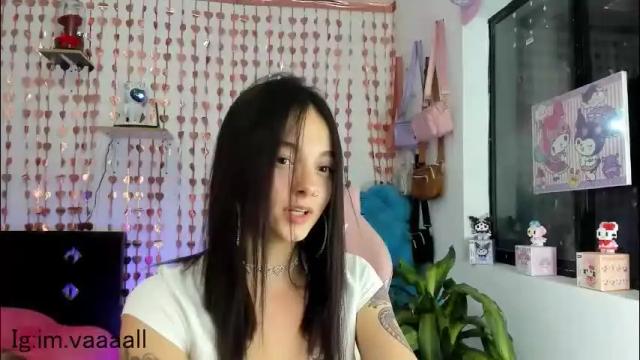 Image 10 of lucyy_tayy Stream on Chaturbate on 2 months ago