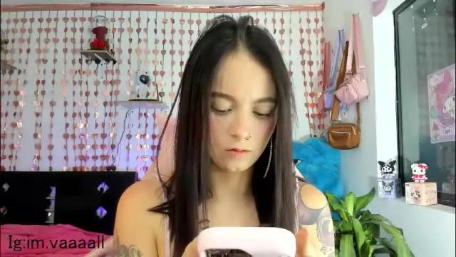 Image 2 of lucyy_tayy Stream on Chaturbate on 2 months ago
