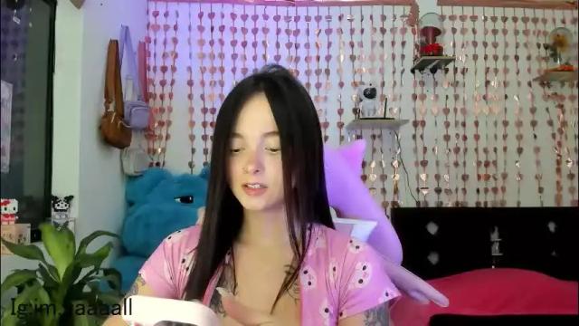 Image 8 of lucyy_tayy Stream on Chaturbate on 2 months ago