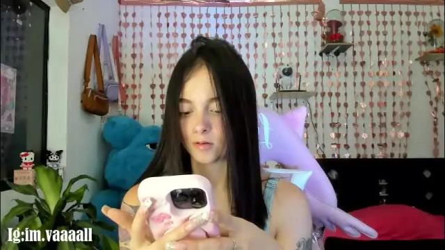 Image 4 of lucyy_tayy Stream on Chaturbate on 1 month ago