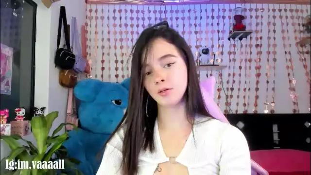 Image 12 of lucyy_tayy Stream on Chaturbate on 1 month ago