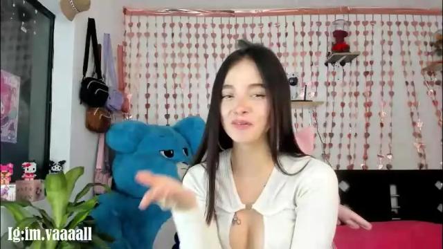Image 3 of lucyy_tayy Stream on Chaturbate on 1 month ago