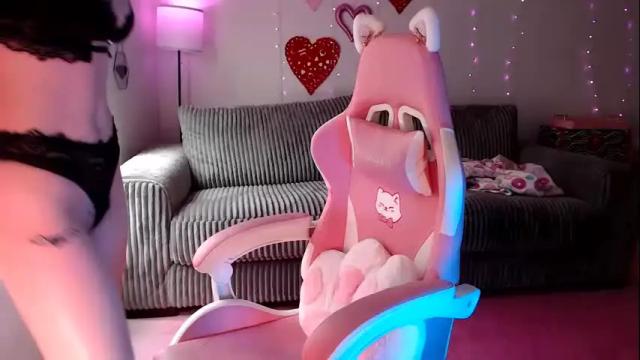 Image 7 of lucyyluvss Stream on Chaturbate on 13 months ago