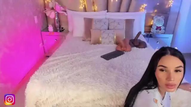 Image 11 of luisabaker Stream on Chaturbate on 14 months ago