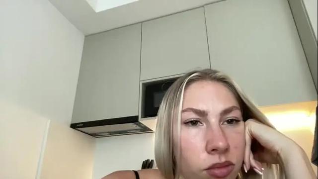 Image 7 of luisabeckerr Stream on Chaturbate on 9 days ago