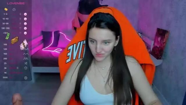 Image 7 of luisaheeey Stream on Chaturbate on 15 months ago