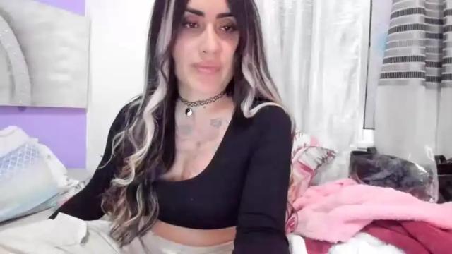 Image 2 of luisamonsterdick Stream on Chaturbate on 15 months ago
