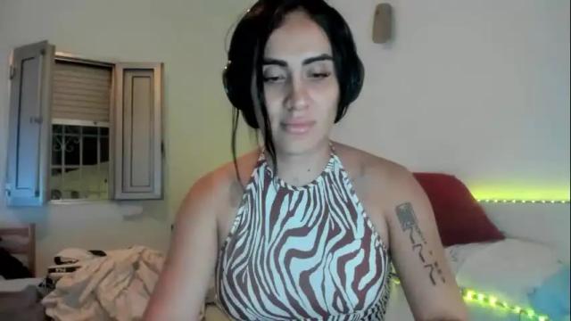 Image 2 of luisamonsterdick Stream on Chaturbate on 7 months ago