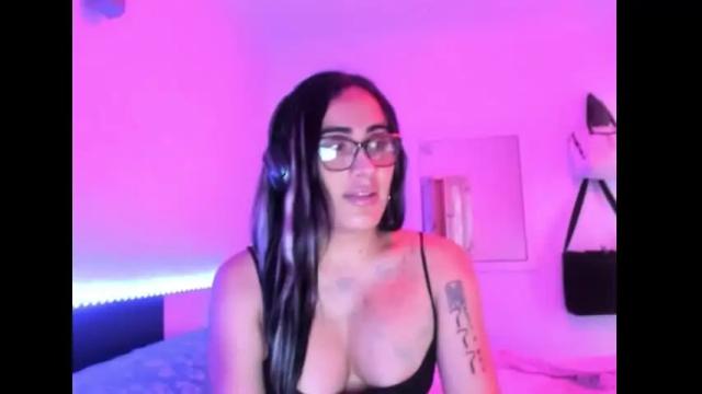 Image 3 of luisamonsterdick Stream on Chaturbate on 7 months ago