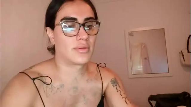 Image 2 of luisamonsterdick Stream on Chaturbate on 3 months ago