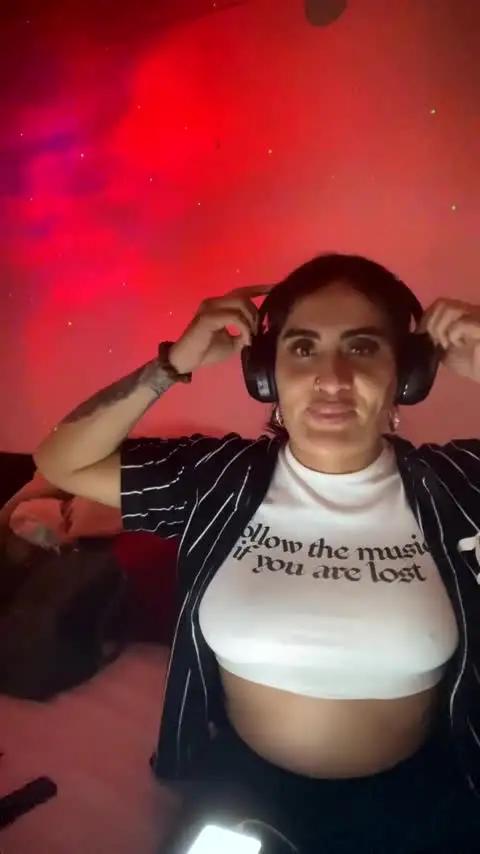 Image 3 of luisamonsterdick Stream on Chaturbate on 23 days ago