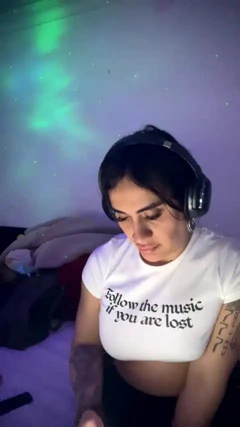 Image 4 of luisamonsterdick Stream on Chaturbate on 23 days ago