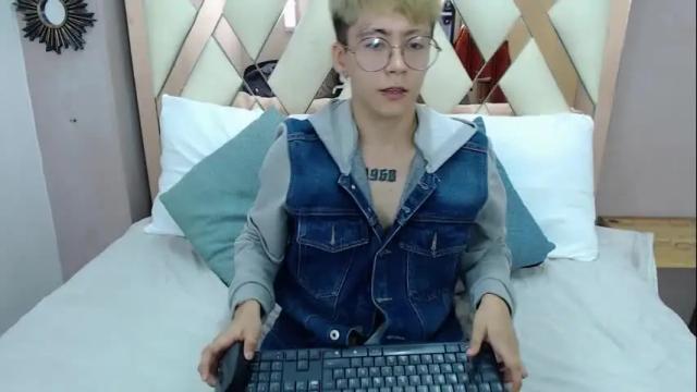 Image 4 of luke_morgans Stream on Chaturbate on 5 months ago
