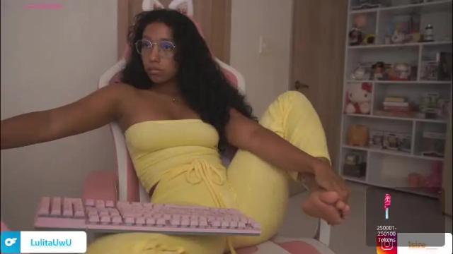 Image 6 of lulitauwu Stream on Chaturbate on 3 months ago