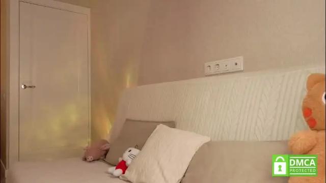 Image 2 of lulu_moons Stream on Chaturbate on 1 day ago