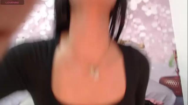 Image 3 of luluu_08 Stream on Chaturbate on 1 month ago