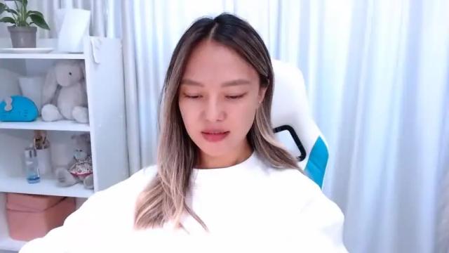 Image 4 of luluu_lika Stream on Chaturbate on 20 months ago