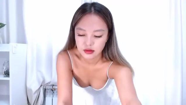 Image 4 of luluu_lika Stream on Chaturbate on 19 months ago