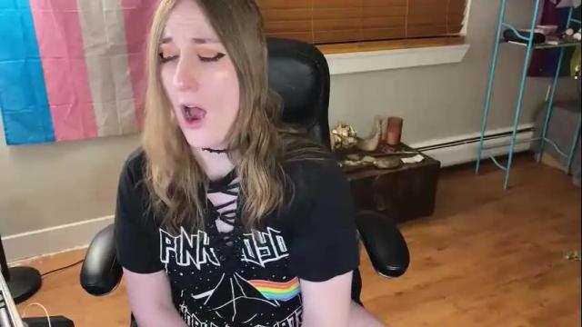 Image 3 of luluv Stream on Chaturbate on 10 days ago