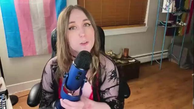 Image 3 of luluv Stream on Chaturbate on 6 days ago