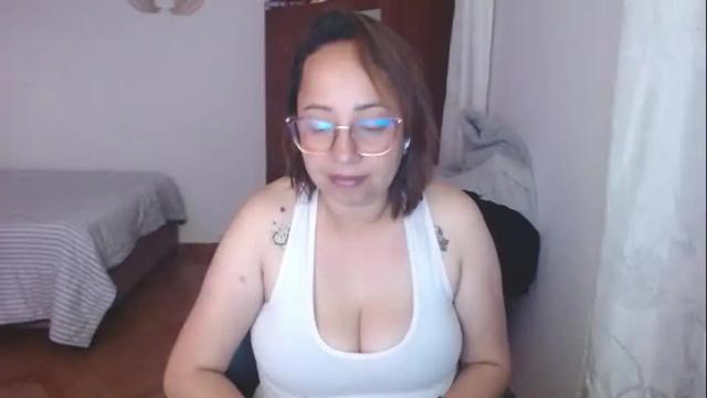 Image 2 of lumi_84 Stream on Chaturbate on 2 months ago
