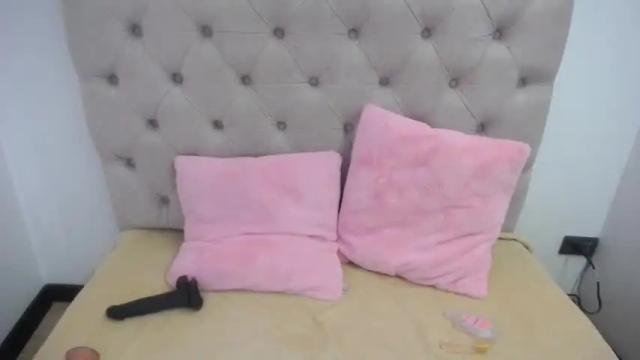 Image 4 of lumi_mi Stream on Chaturbate on 17 months ago