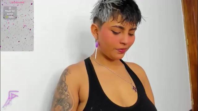 Image 3 of luna__cute Stream on Chaturbate on 3 months ago
