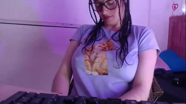 Image 2 of luna_azul_15 Stream on Chaturbate on 1 month ago
