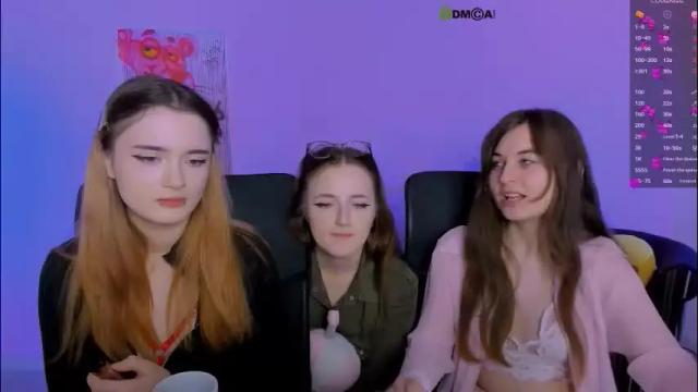 Image 2 of luna_berryy Stream on Chaturbate on 1 month ago