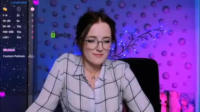 Image 3 of luna_berryy Stream on Chaturbate on 1 month ago