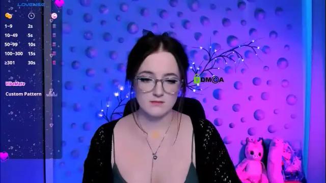 Image 2 of luna_berryy Stream on Chaturbate on 1 month ago