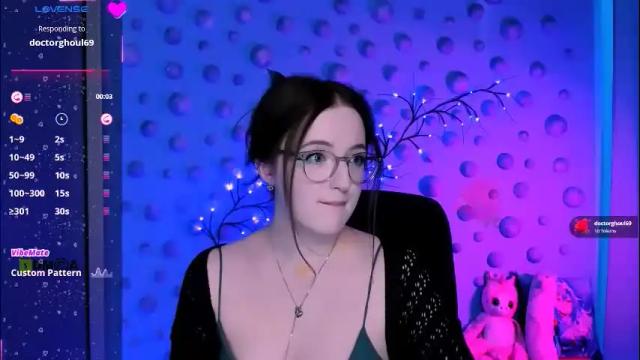 Image 4 of luna_berryy Stream on Chaturbate on 1 month ago