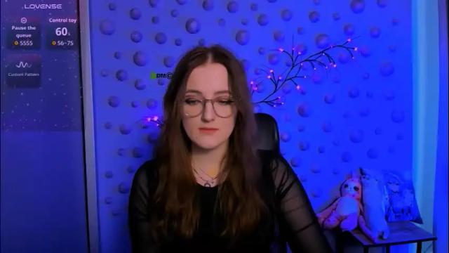 Image 4 of luna_berryy Stream on Chaturbate on 20 days ago