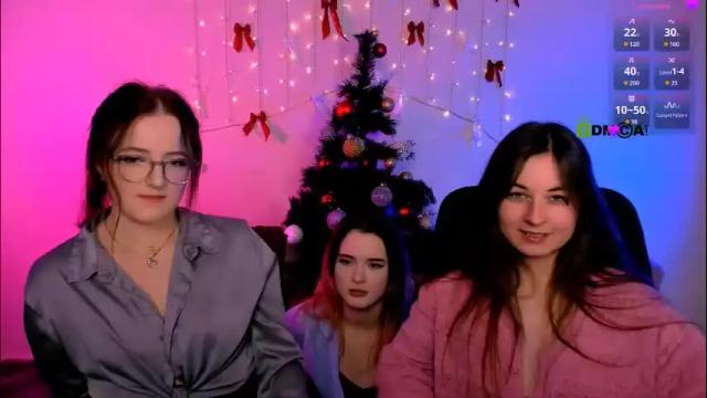 Image 2 of luna_berryy Stream on Chaturbate on 18 days ago