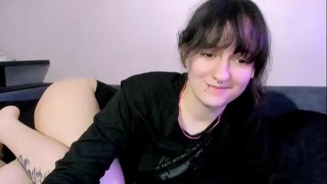 Image 4 of luna_cosmic Stream on Chaturbate on 3 months ago