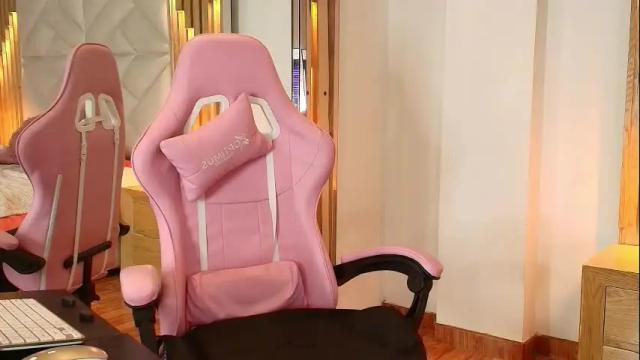 Image 11 of luna_diangelo Stream on Chaturbate on 1 month ago