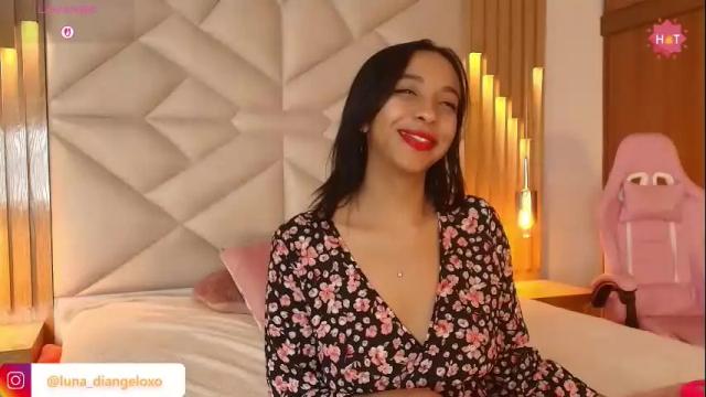 Image 4 of luna_diangelo Stream on Chaturbate on 1 month ago