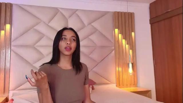 Image 2 of luna_diangelo Stream on Chaturbate on 1 month ago