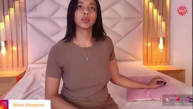 Image 6 of luna_diangelo Stream on Chaturbate on 1 month ago