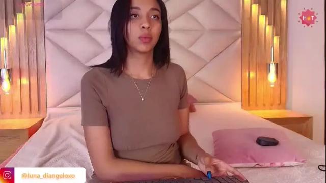 Image 7 of luna_diangelo Stream on Chaturbate on 1 month ago