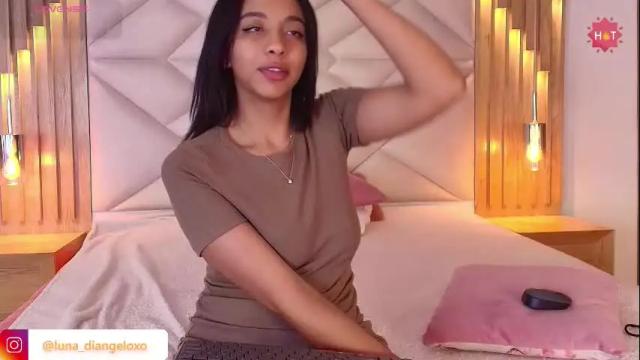 Image 8 of luna_diangelo Stream on Chaturbate on 1 month ago