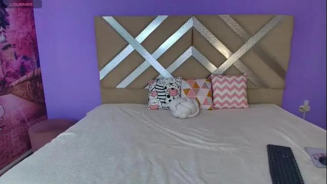 Image 3 of luna_diangelo Stream on Chaturbate on 21 days ago