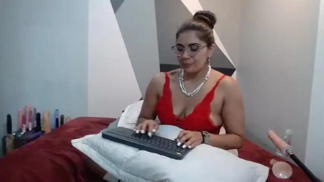 Image 6 of luna_dumont Stream on Chaturbate on 6 months ago