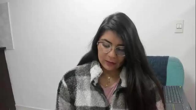 Image 2 of luna_dumont Stream on Chaturbate on 18 days ago