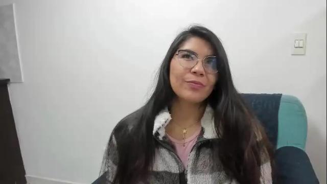 Image 3 of luna_dumont Stream on Chaturbate on 18 days ago